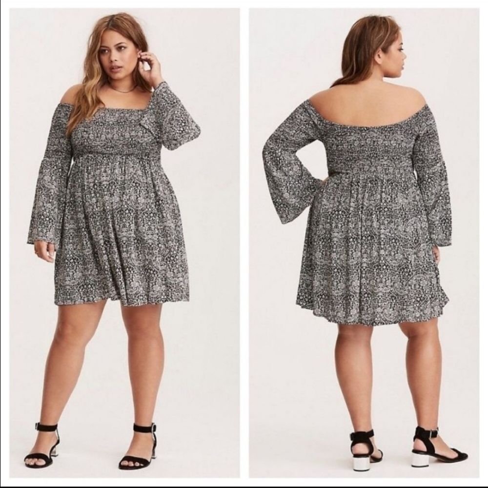 NWT 70's Inspired LCAS Abstract Smoked Bodice Bell Sleeve Dress